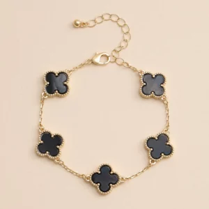 bracelet en forme de trèfles