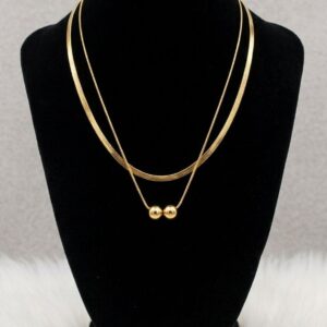 collier chaîne serpent et billes minimalistes