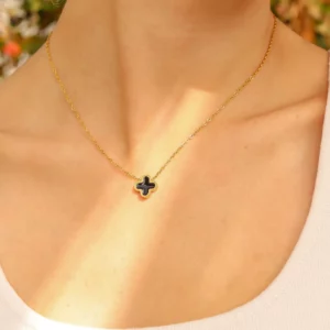 porte bonheur en acier inoxydable pvd or 18k